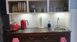 Stay at Red Door Bed and Breakfast - Image 3