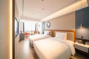 Huanman Hotel - Image 2