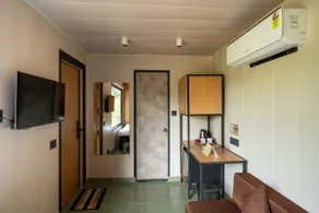 Container stay | Private Jacuzzi | Lake view - Image 4
