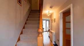 Exclusive 3-Bedroom Villa in Sheffield - Image 4