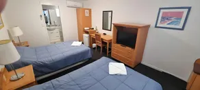 Queensport Tavern And Motel - Image 2