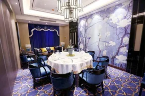 LongFor Holiday Hotel - Image 2