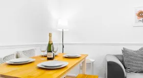 Four Bed House - Garden - Parking - Speed Wi-Fi 75CMR - Image 5
