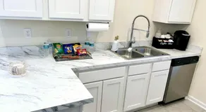 Luxurious family-friendly home in Oakleaf - Image 3