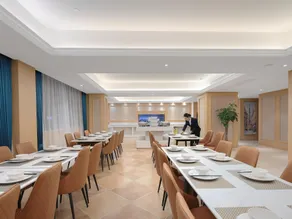 Vienna Hotel Jiangsu Huai'an Bochishan Park - Image 4