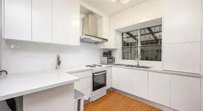 Comfort Stay in Bankstown Free Parking - Image 5