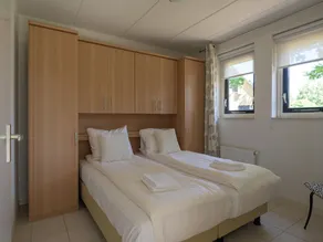 Bungalow in Sondel near Slotermeer Lake - Image 2