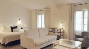 Le Clos Saint-Martin Hôtel & Spa - Image 2