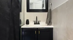 Prime location - Cozy 3bd near downtown! Free parking & fast WiFi! - Image 3