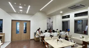V Club - Image 2