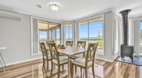 Stinson House - 9 Mins to Racetrack, Serene Escape - Image 2