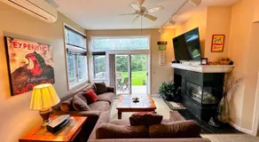 F3 Well appointed Townhome a short walk to the Mount Washington Hotel 1 minute to ski area - Image 2