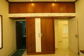 S P LUXURY VILLA - Image 4