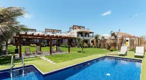 Villa with ocean view, pool, restaurant and rooftop - Image 3
