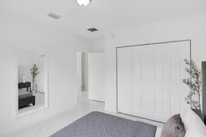  Renzzi Wynwood Apartments - Image 4