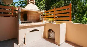 Casa Veranda - 3 Bedroom House with BBQ & Backyard - Image 4