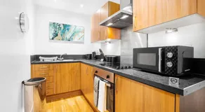 Funky Arcadian Centre Apartment By Azura Nights - Image 5