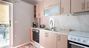 Comfortable 3-Bedroom Seaside Maisonette - Image 5