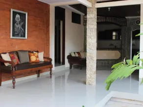 Blanjong Homestay by ecommerceloka - Image 2