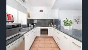 Entire 2 bedroom townhouse - Four Mile Beach Escapes - your home away from home - Image 4