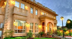 Bella Hotel - Image 4