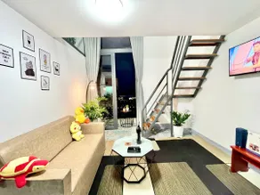 Modern Studio w Balcony and Kitchen - Image 2
