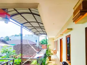 RedDoorz Syariah at Graha Adi Karya Kartasura - Image 2