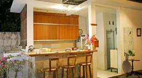 Sunhouse Guesthouse - Image 4