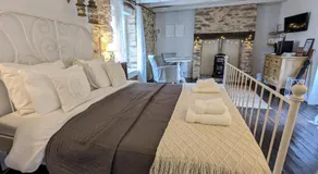 Sous le Chateau - Romantic Riverside B&B Beneath a Medieval Chateau - Image 2