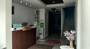 Lola's Lodge - Image 3