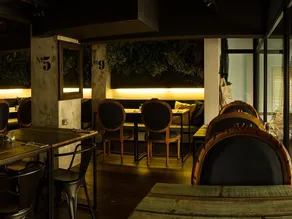 French Hotel - Image 5