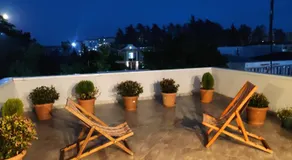 White Hotel Guesthouse - Image 5