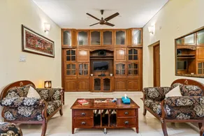 Vintage Haven Leafy Getaway Luxury Villa in Indiranagar by Spacez - Image 5