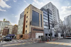 Celint Hotel - Image 4