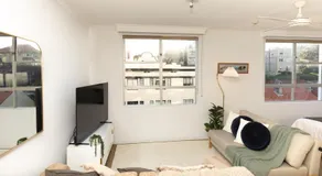 Harbour Bridge Views at Pool Sleeps 4 Parking - Image 2