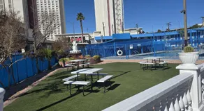 Travelsuites Hotel - Image 4
