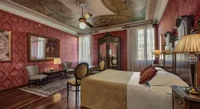Hotel Galleria - Image 2