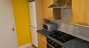 Snug - Macushla Apartment - Image 5