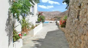 Charming House in Paros, 90 m² with Shared Pool - Image 3