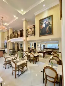 Central Hotel & Residences Swimming Pool - Image 5