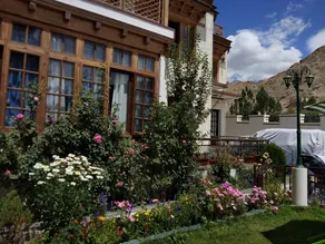 New Royal Guest House - Image 2