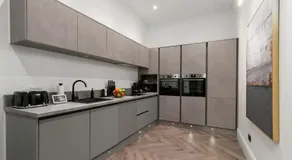 Luxury Georgian City Retreat by Sovo Apartments - Image 5