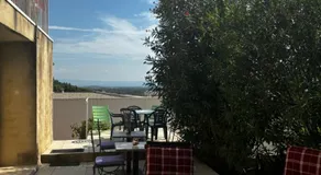 Chambre pour 2 , Jardin Piscine Arrêt de bus 50m ,Climatisé - Image 3