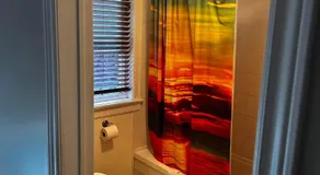 Bright Room in beautiful Old Ottawa East - Image 2