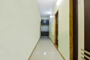 OYO 45953 Hotel Sunshine Residency - Image 3