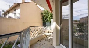 Grand Studio Terrasse Proche Palais des Festivals - Image 3