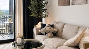 Modern 2BR 2Bath with Balcony near ANU & City Quiet Stay Free Parking - Image 2