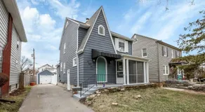 The Huron Charmer-4 BD and Yard - Image 4