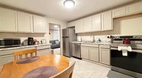 Modern 2BR Near University Hospital Downtown - Image 3