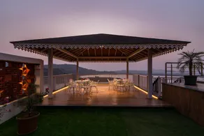 Lake Arches by StayVista - 4BHK Villa with Infinity Pool & Alfresco Dining - Image 4